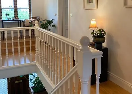 Birch House ベッド・アンド・ブレックファスト 3*