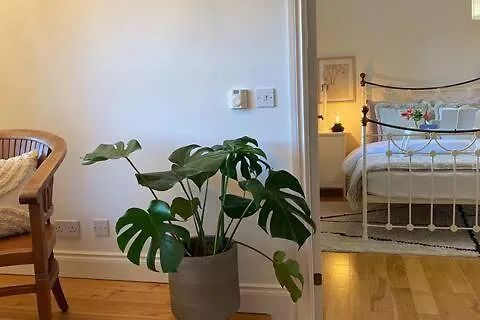 לינה וארוחת בוקר Ballina B&B